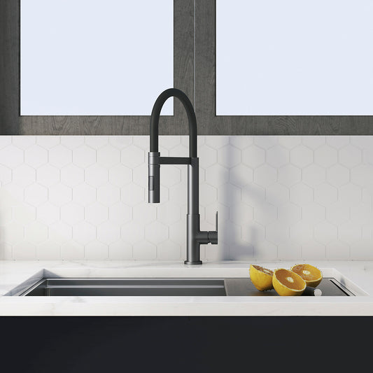 Pull-Out Kitchen Faucet with Flexible Hose - Matte Black